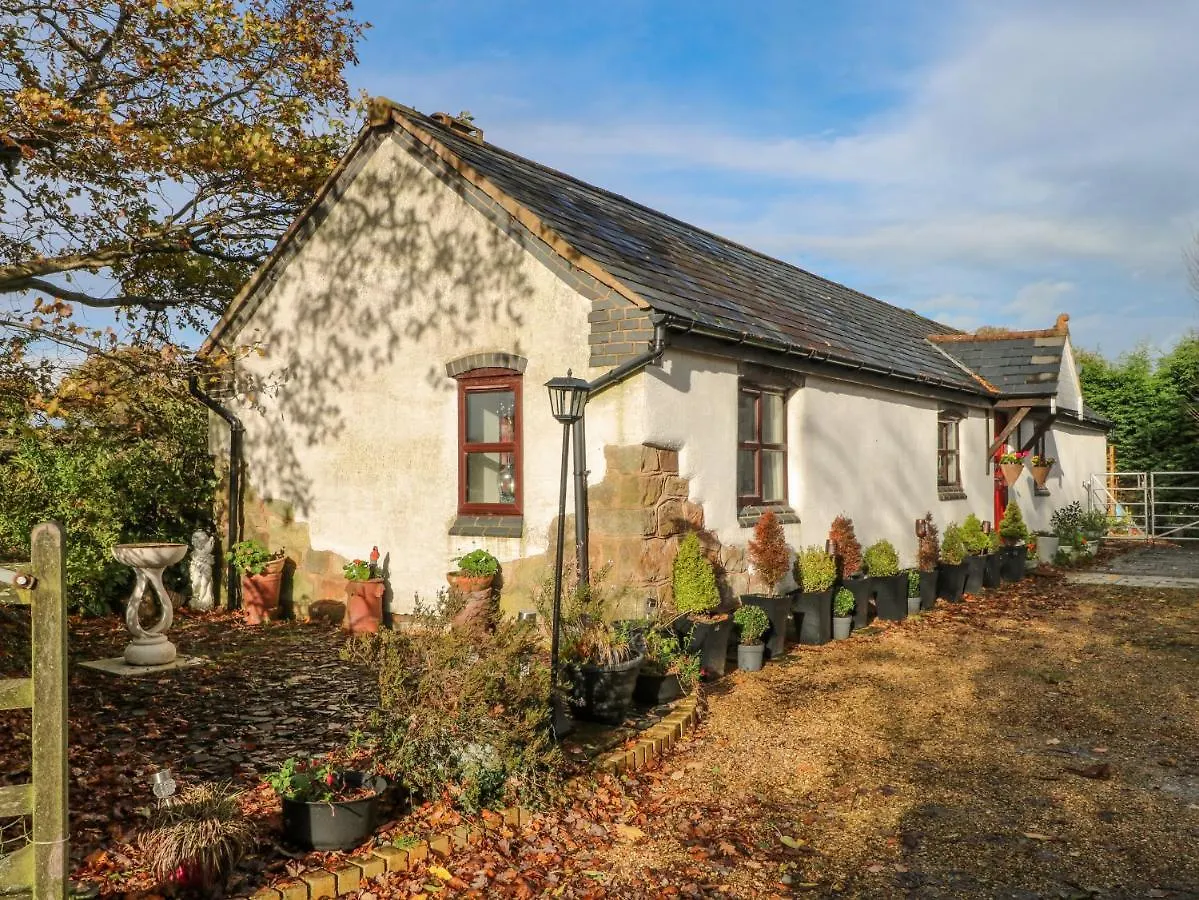 Villa Burnt Oak Stables Mold